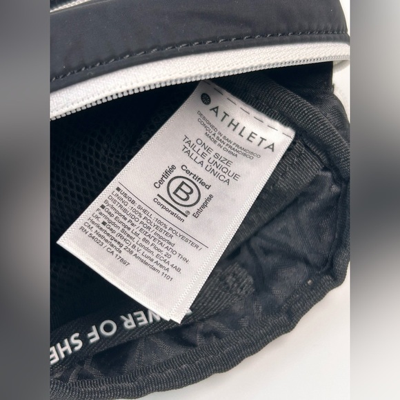 Athleta All About Crossbody Belt Bag Black and White RARE Color Combo EUC - Picture 8 of 10